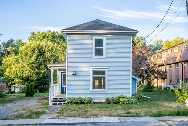 21 Downes Avenue, Prince Edward County
