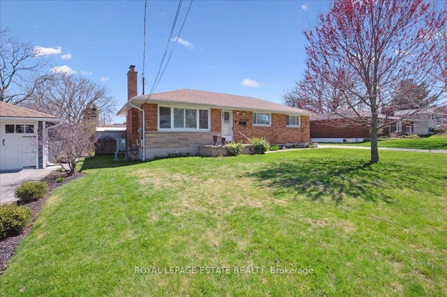 111 Leitch Drive, Grimsby