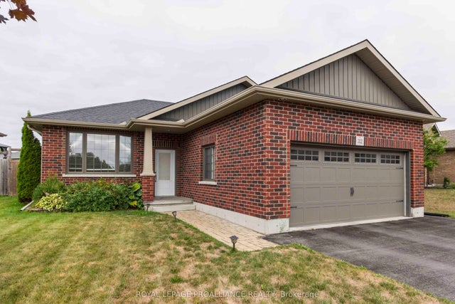 32 Aspen Drive, Quinte West