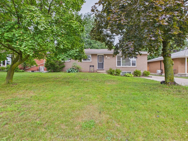 1049 Wellington Street, Saugeen Shores