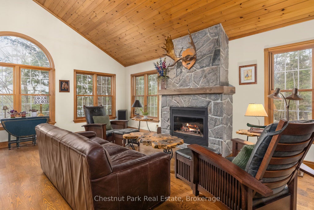 1143 Leonard Lake 1 Road, Muskoka Lakes