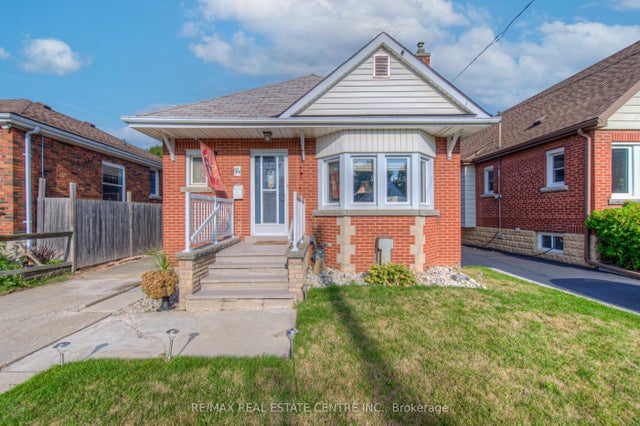 14 Barons Avenue S, Hamilton