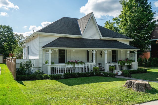 106 Bruce Street S, West Grey