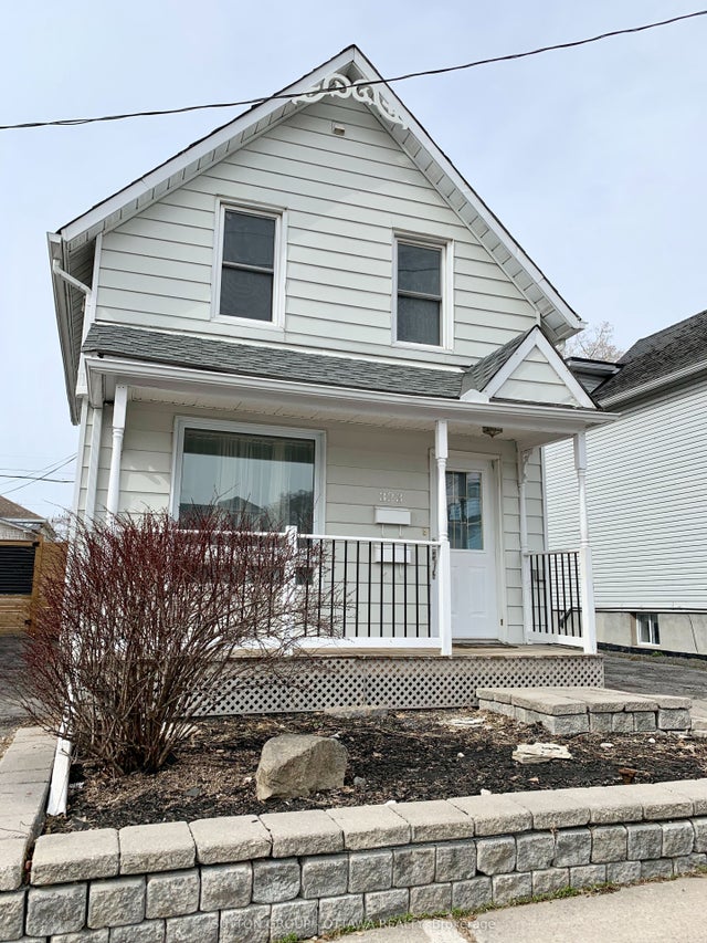323 Montfort Street, Vanier and Kingsview Park