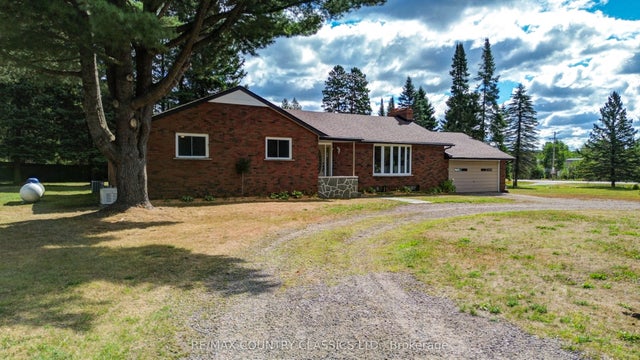 1012 Clement Lake Road, Highlands East