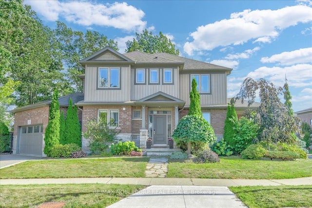 232 Maple Bush Drive, Cambridge