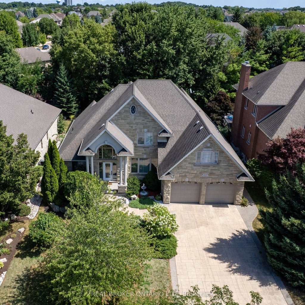 215 Black Maple Court, Kitchener