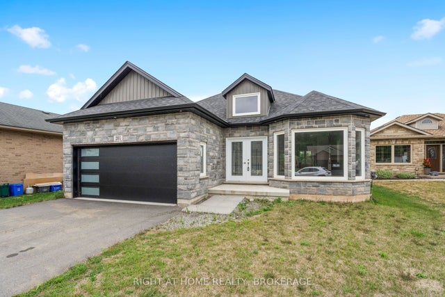 201 Hetram Court, Fort Erie