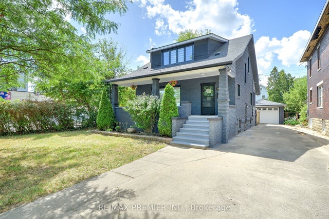 1467 Ouellette Avenue, Windsor