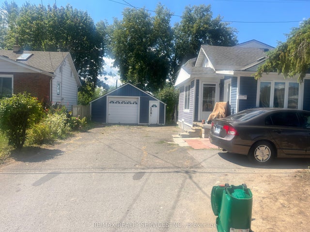 4557 Lee Avenue, Niagara Falls
