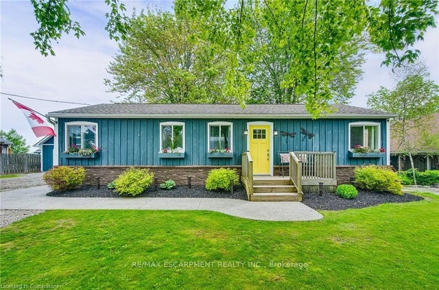 8 Beach Road, Haldimand