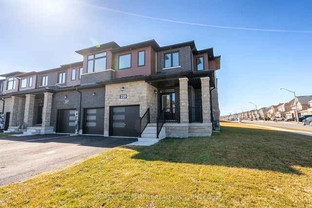 239 Lormont Boulevard, Hamilton