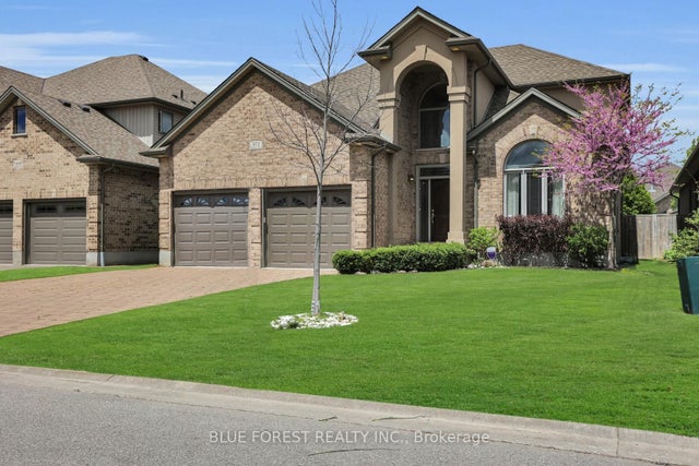 972 Gleneagle Trail, London North