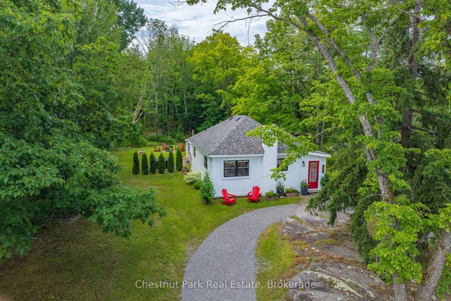 1011 United Church Road, Muskoka Lakes