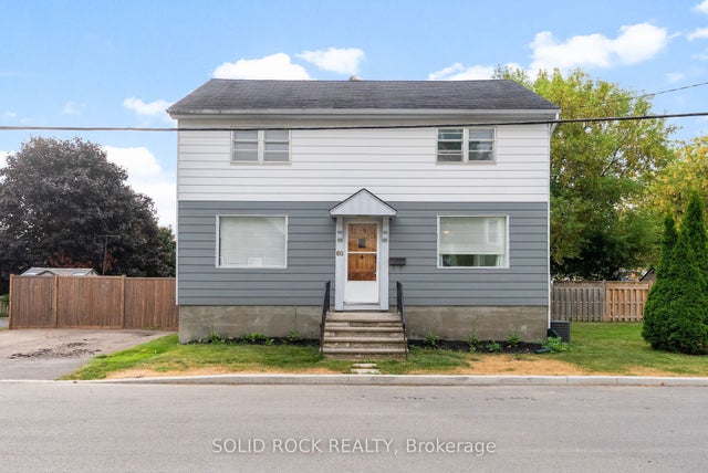 60 Hugh Street S, Arnprior