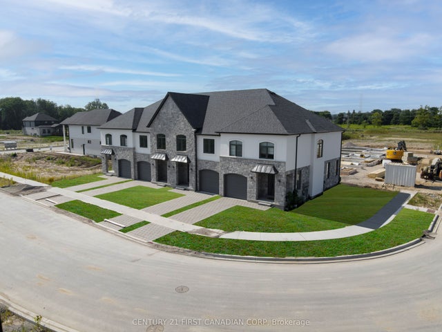 4295 Calhoun Way, London South