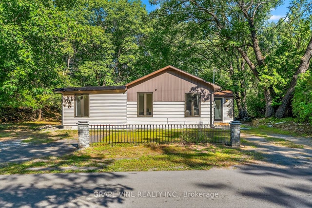 125 Hunter Crescent, Constance Bay - Dunrobin - Kilmaurs - Woodlawn