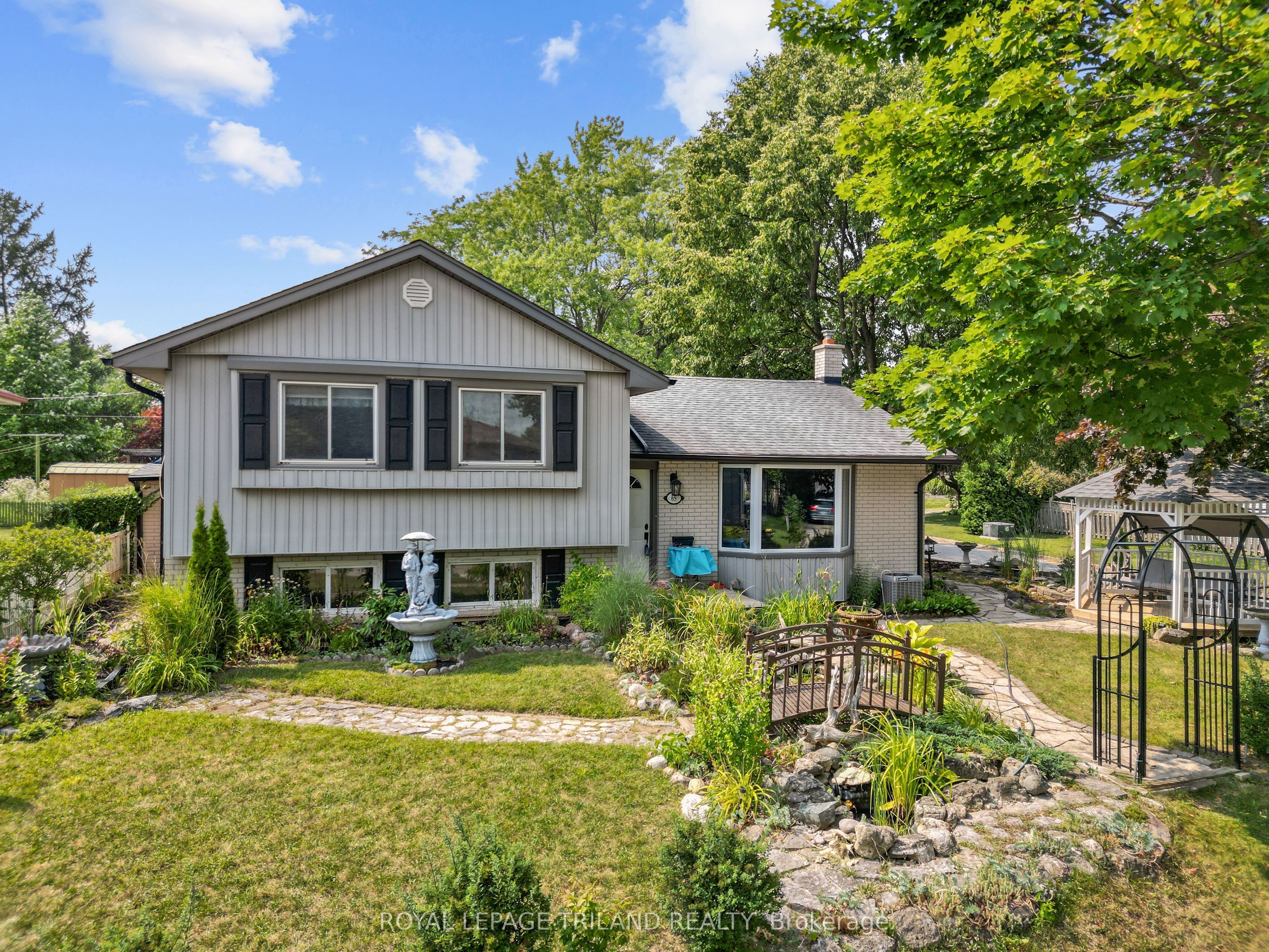 Photo of Listing #X12370630