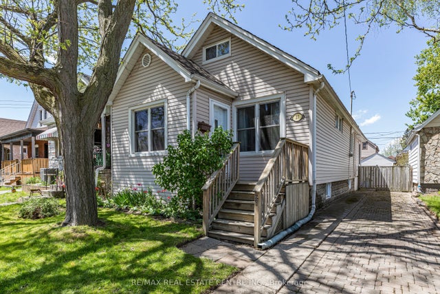 27 Barons Avenue N, Hamilton