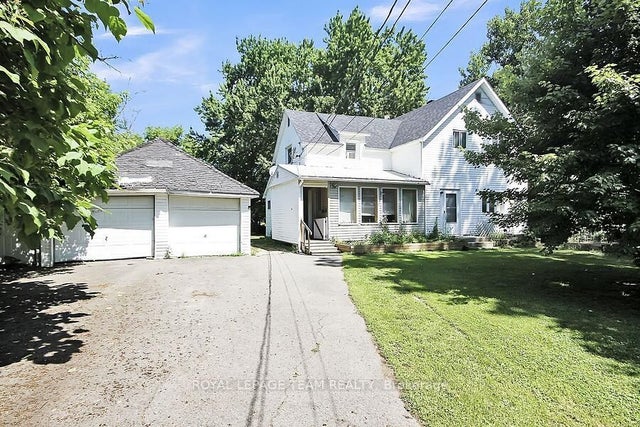 1429 Balmoral Drive N, Blossom Park - Airport and Area