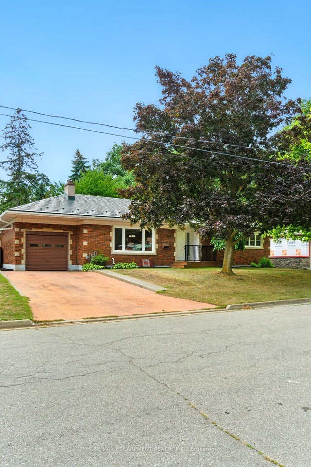 10 Sheffield Avenue, Brantford