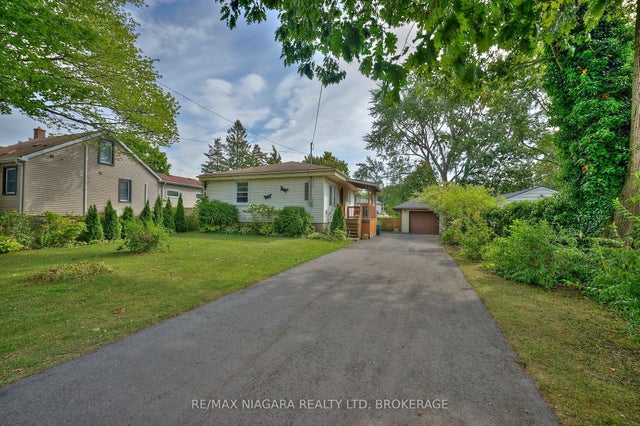 6112 Montrose Road, Niagara Falls