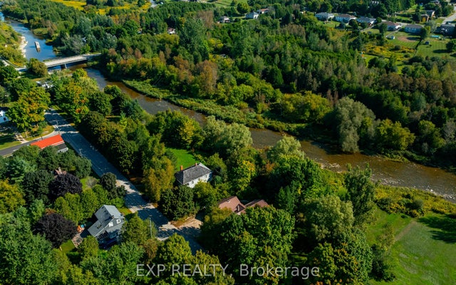 16 Mill Street, Amaranth