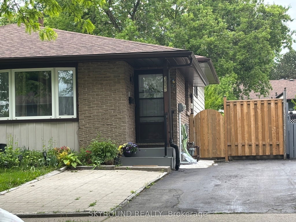 3857 Panama Court Upper Unit, Niagara Falls