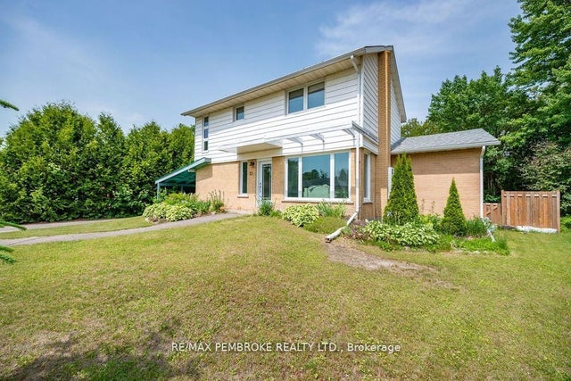 13 Highland Crescent, Deep River