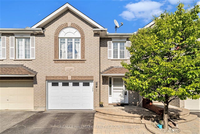 7 Maple Park Private, Blossom Park - Airport and Area