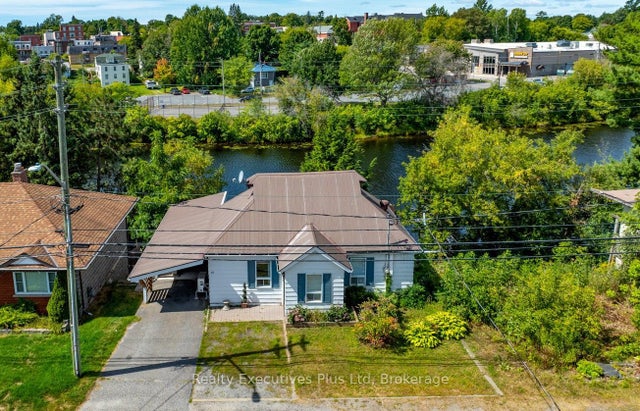 12 River Street, Parry Sound