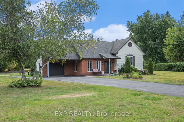 16 Landriault Avenue, Champlain