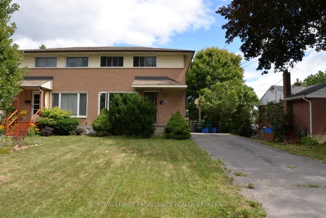 322 Meadowcrest Road, Kingston