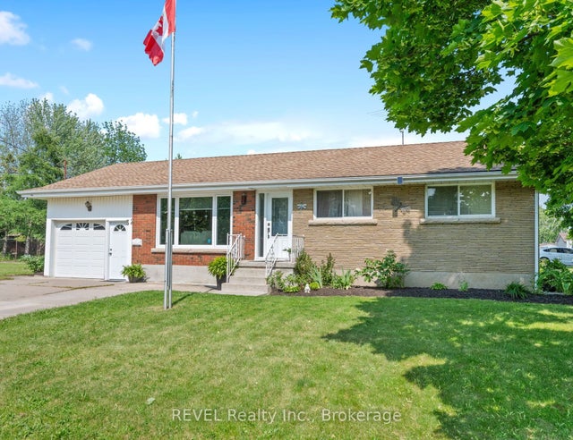 32 Hanson Drive N, St. Catharines