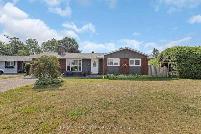 11 Tripp Crescent, Barrhaven