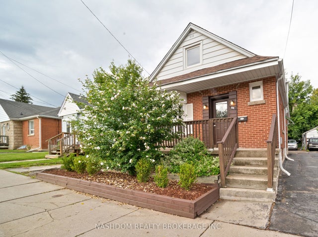 82 Whitney Avenue, Hamilton