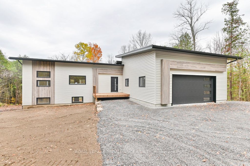 1378 Slab Street, Centre Hastings