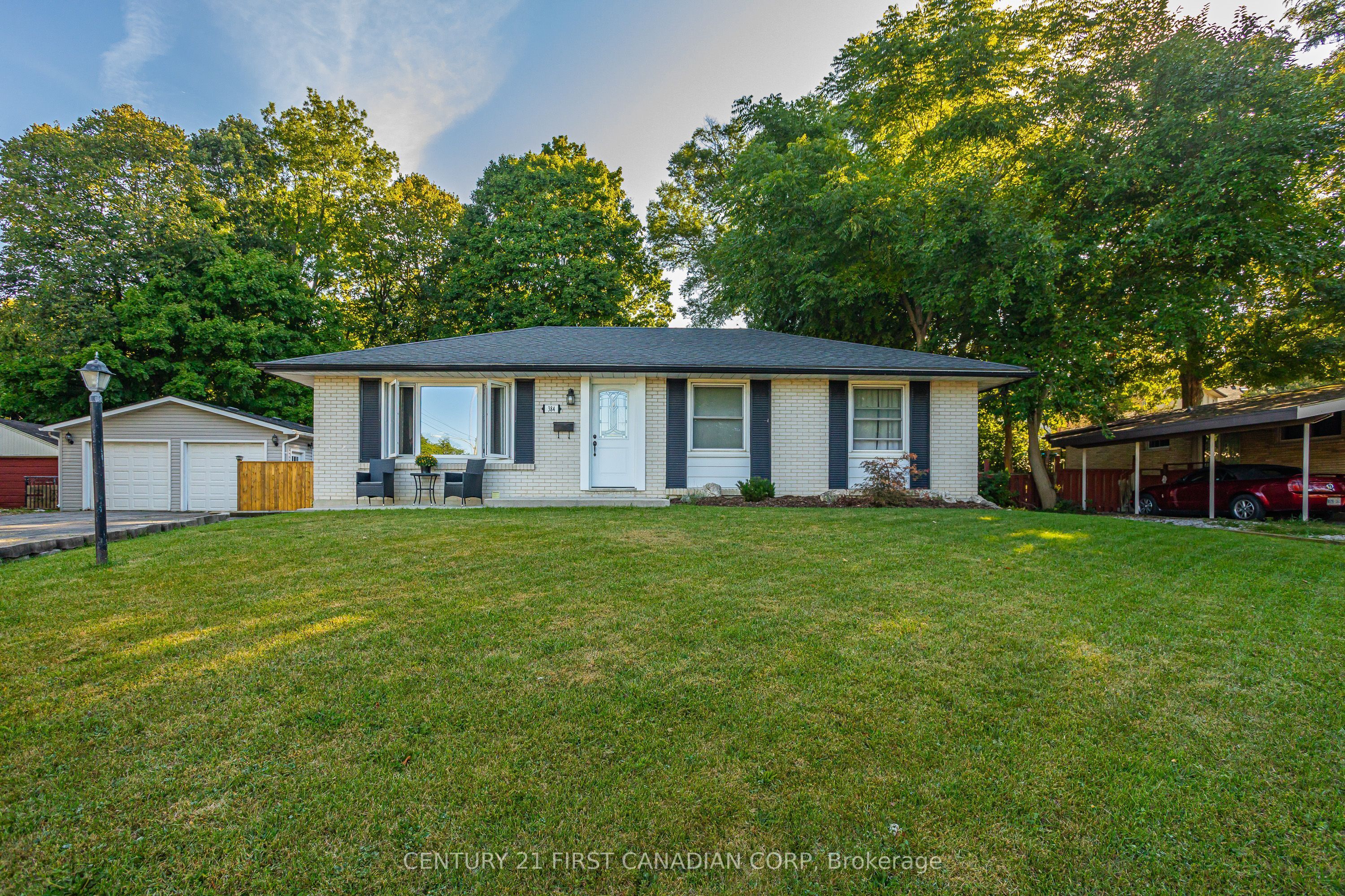 Photo of Listing #X12379596