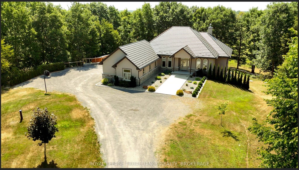 4671 Verona Sands Road, Frontenac