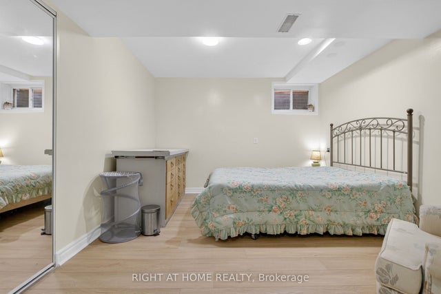 212 Holbeach Crescent, Waterloo