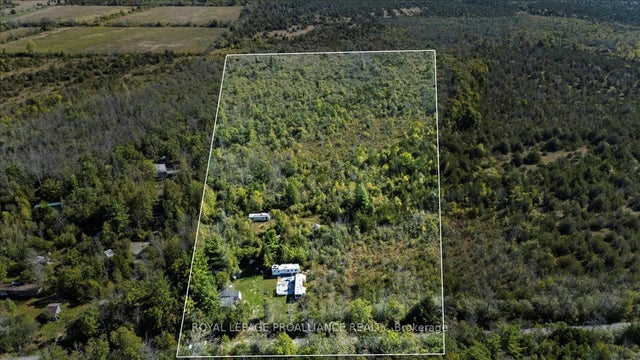 467 Lighthall Road, Prince Edward County