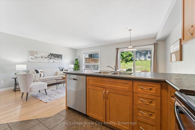 158 Kemp Crescent, Guelph