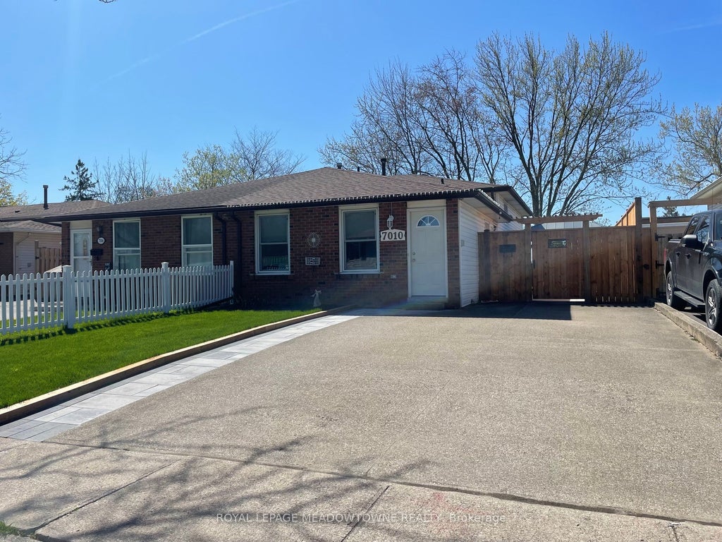 7010 Bonnie Street, Niagara Falls