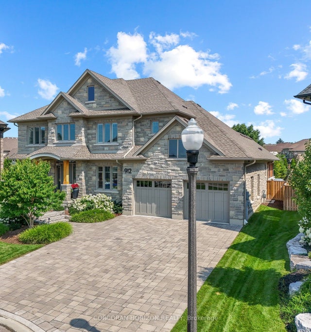 912 Fall Harvest Court, Kitchener