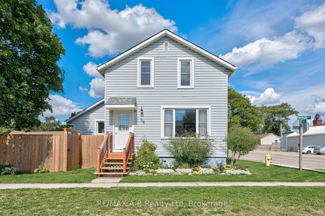 36 Huron Street, Huron East