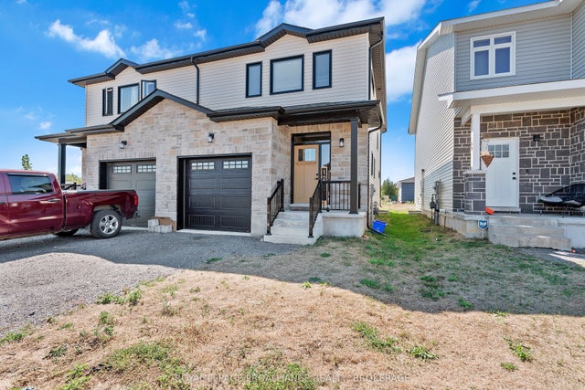 12 Dusenbury Crescent, Loyalist
