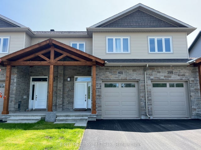 401 Voyageur Place, Russell