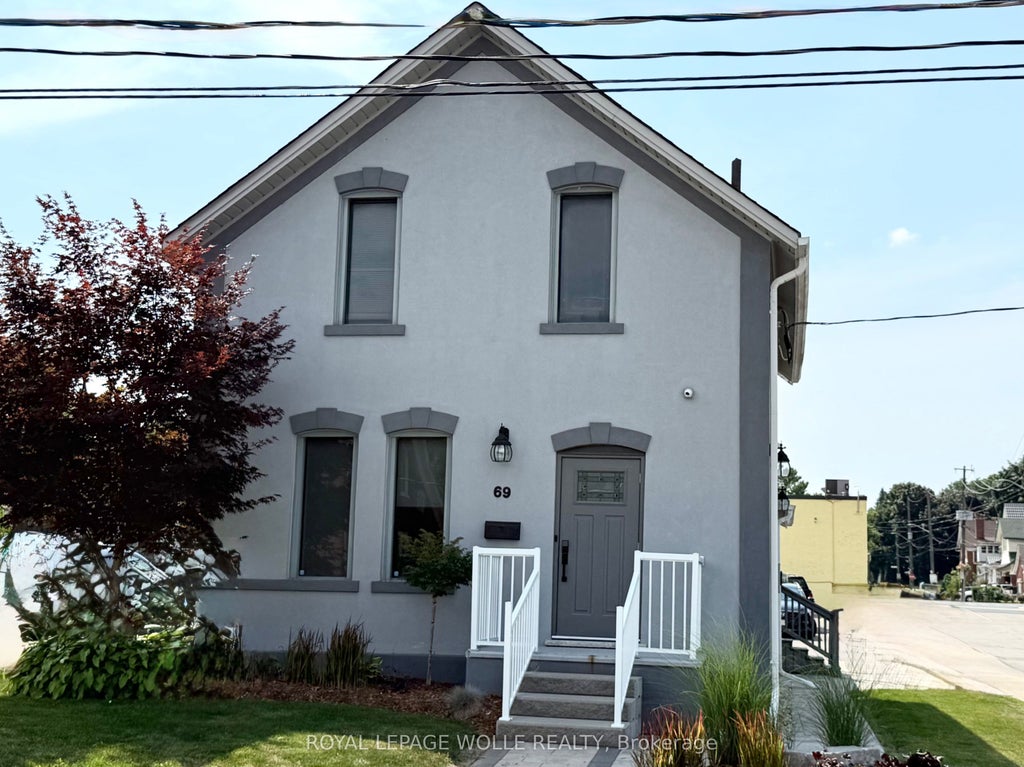 69 Regina Street N, Waterloo