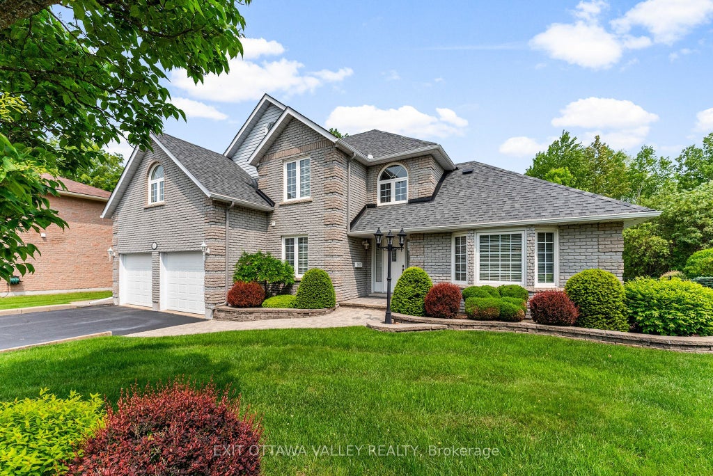 127 Owens Street, Pembroke