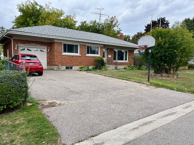 16 Rowanwood Avenue, Brant